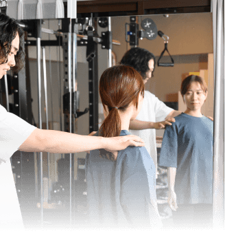 姿勢をチェックするパーソナルトレーニング