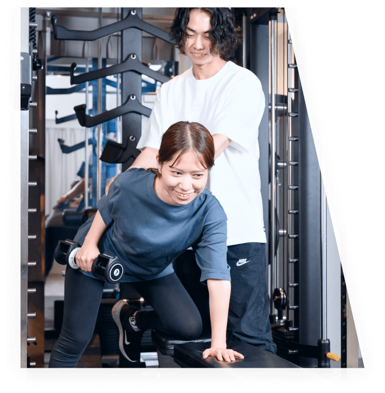 笑顔で楽しく筋トレ指導